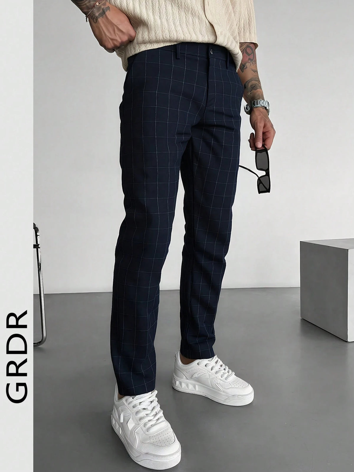 Calça Casual Masculina Xadrez com Detalhe de Botão, Sem Cinto, Adequada para Passeios, Férias, Festas, Calça de Terno Slim Fit